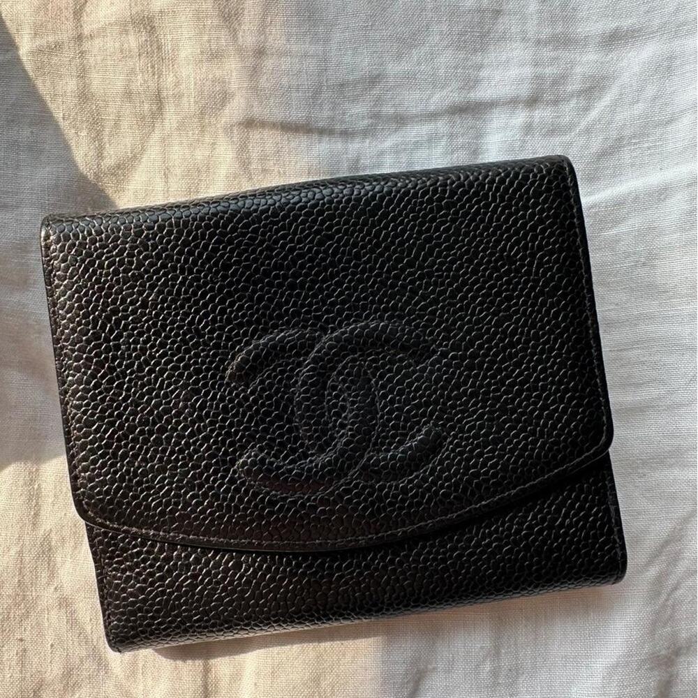 Black chanel wallet with pebbled